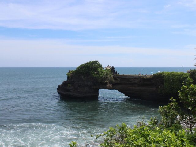 The Timeless Beauty of Uluwatu Bali for an Unforgettable Prewedding and Wedding
