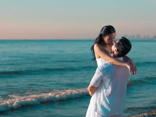 How to Feel Confident & Natural During Your Pre-Wedding Photoshoot